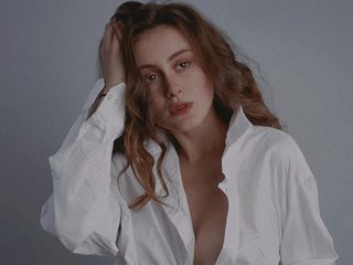Alesandra Dior sex cam