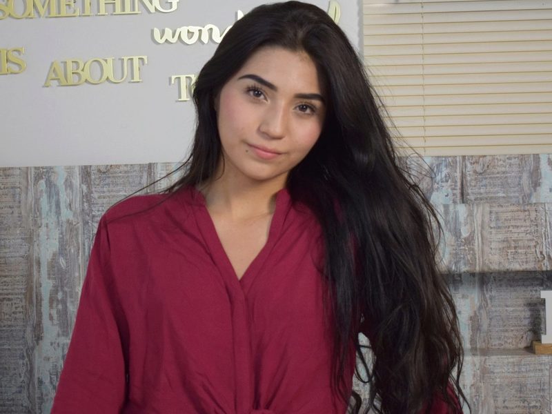 Samantha Moretti eye contact