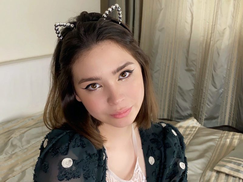 Holly Dickinson low quality