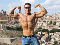 HUNKY_MUSCLE